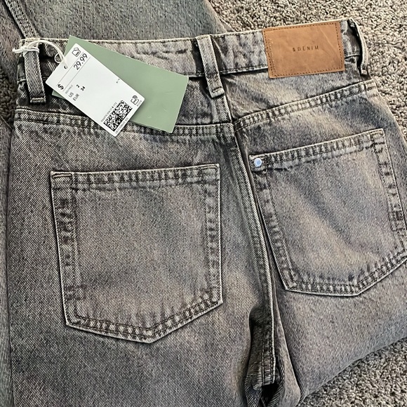 H&M Light Washed Black Jeans Straight legged - Picture 4 of 5